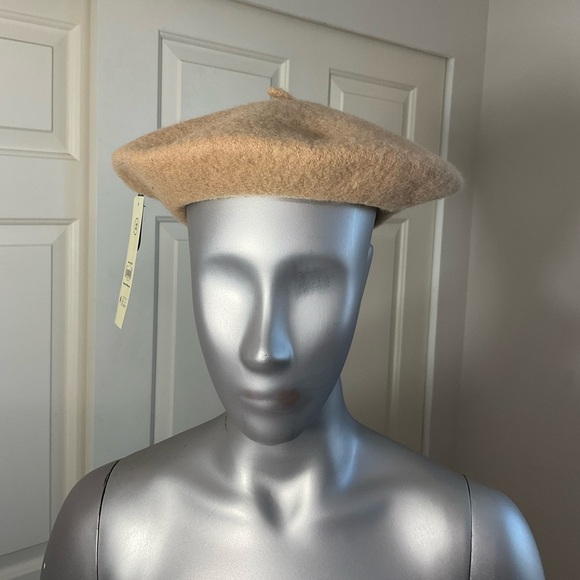 No Boundaries Women BERET Winter Hat Felt Camel New With Tag Classic - Picture 2 of 7